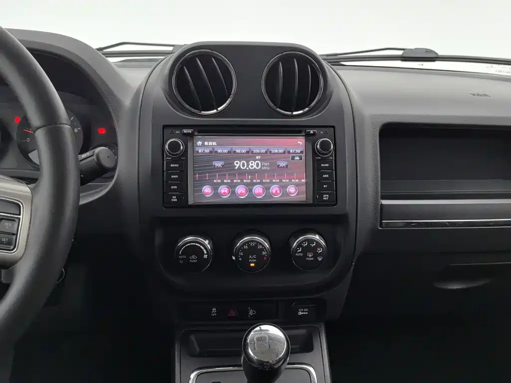 Jeep Compass 2013 — фото 12
