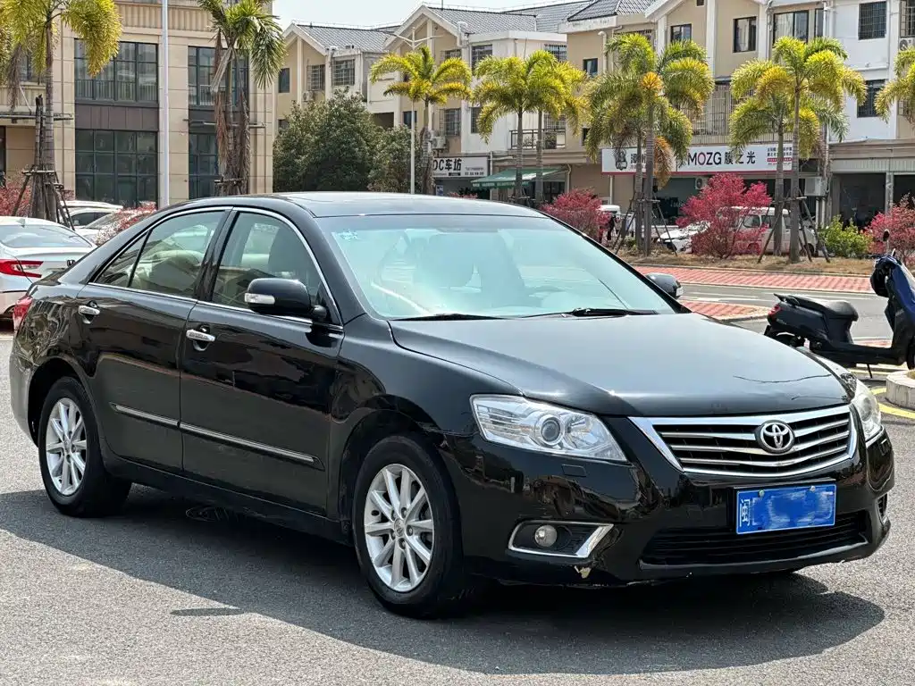 Toyota Camry 2009 — фото 2