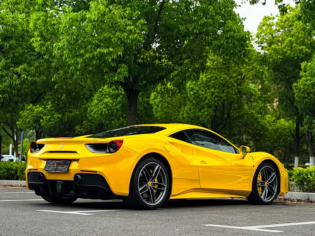 Ferrari 488 2018 — фото 8
