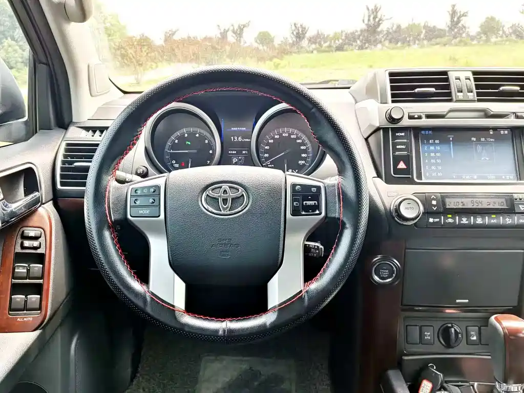 Toyota Prado 2014 — фото 10