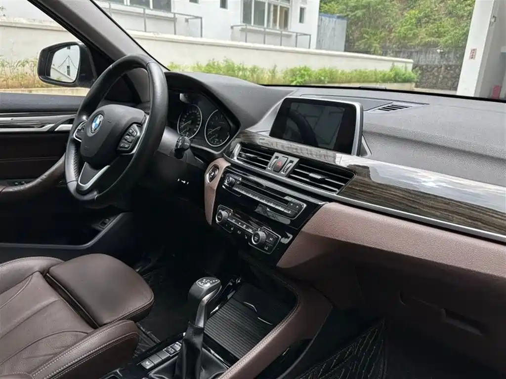 BMW X1 2018 — фото 12