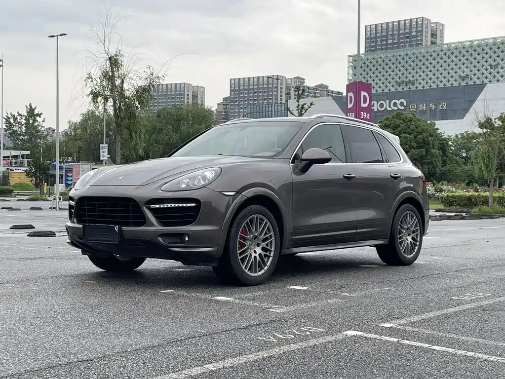 Porsche Cayenne 2013 — фото 1