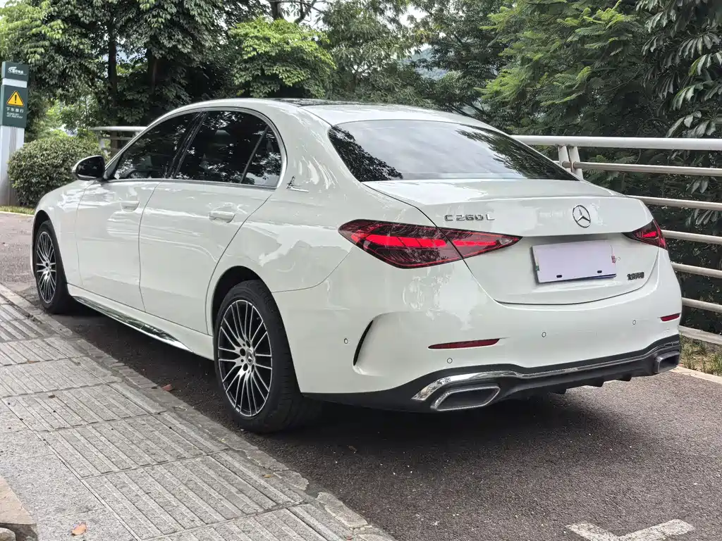 Mercedes-Benz C-Class 2024