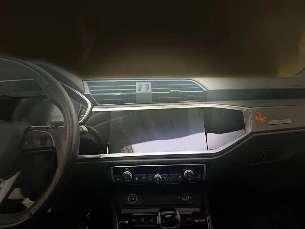 Audi Q3 Sportback 2023 — фото 10