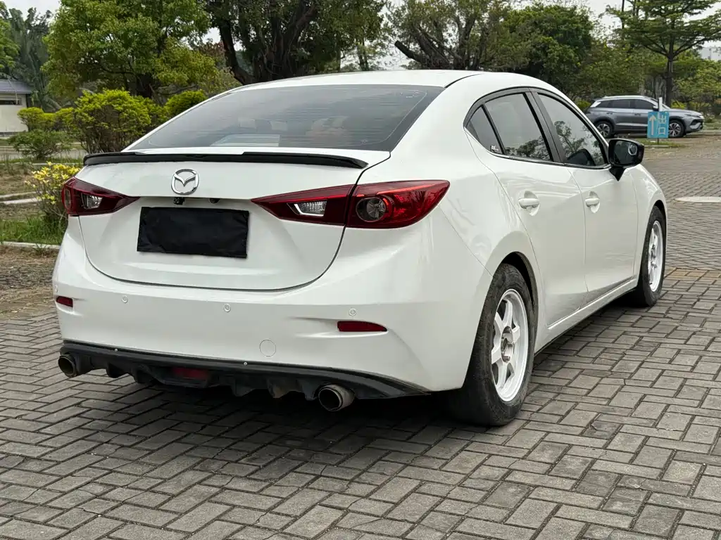 Mazda 3 Axela 2016 — фото 5