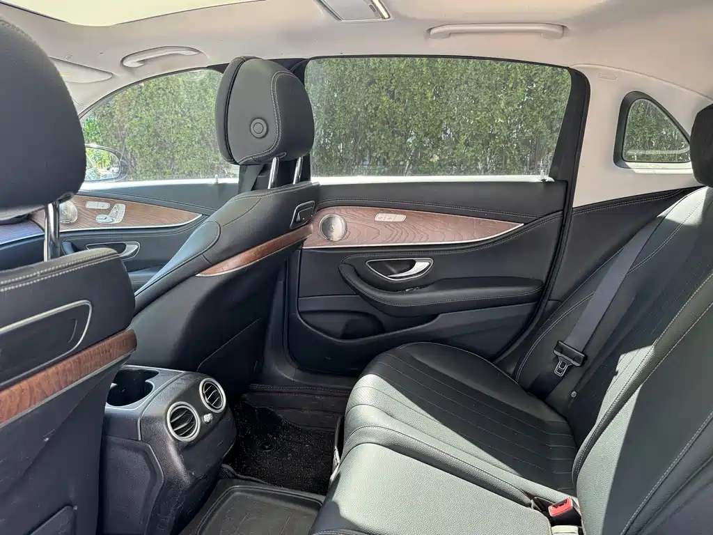 Mercedes-Benz E-Class 2019 — фото 8