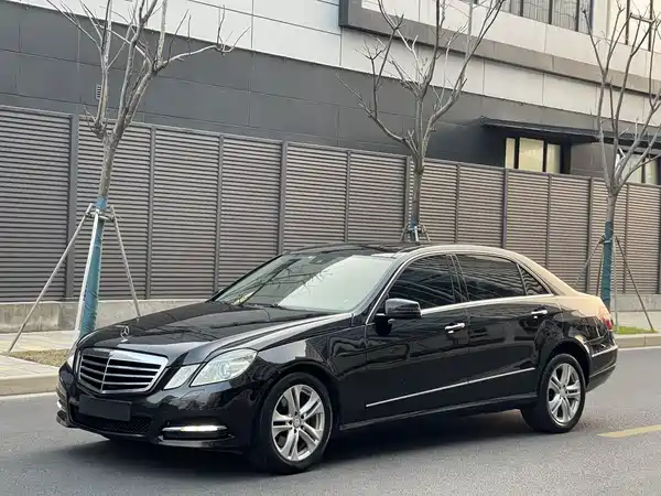 Mercedes-Benz E-Class 2010