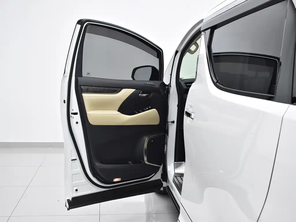 Toyota Alphard 2018 — фото 18
