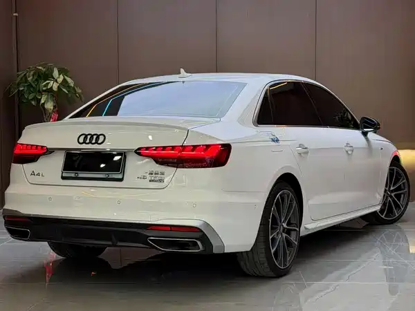 Audi A4L 2021