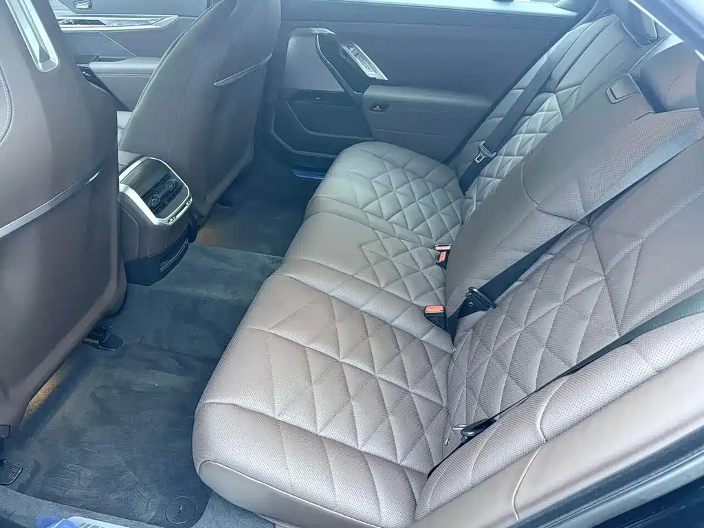 BMW 7 Series 2025 — фото 15