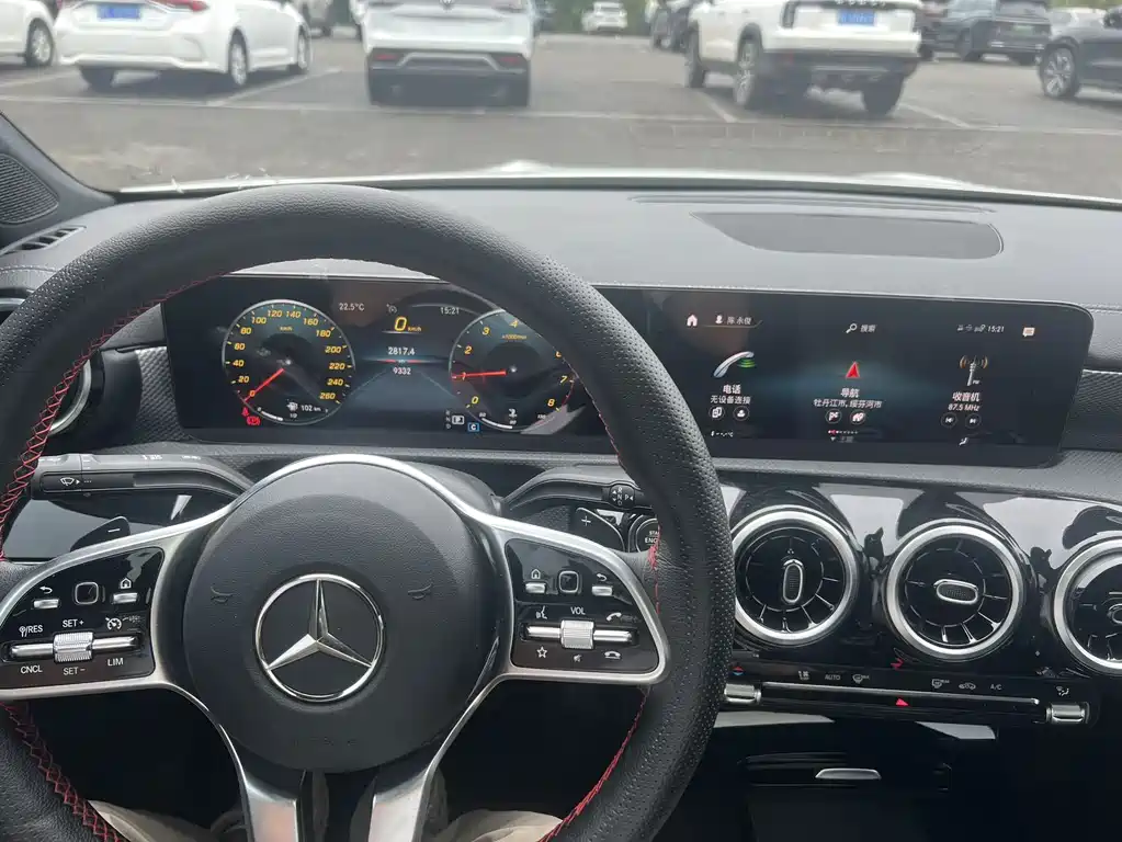 Mercedes-Benz A-Class 2022 — фото 11