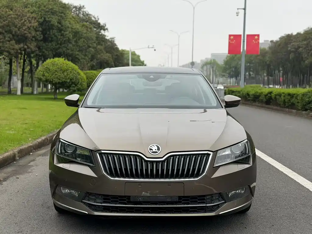 Skoda Superb 2016 — фото 2