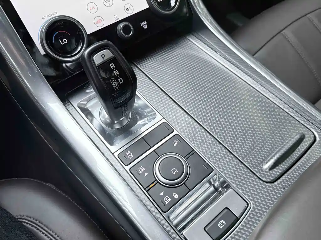 Land Rover Range Rover Sport 2018 — фото 18