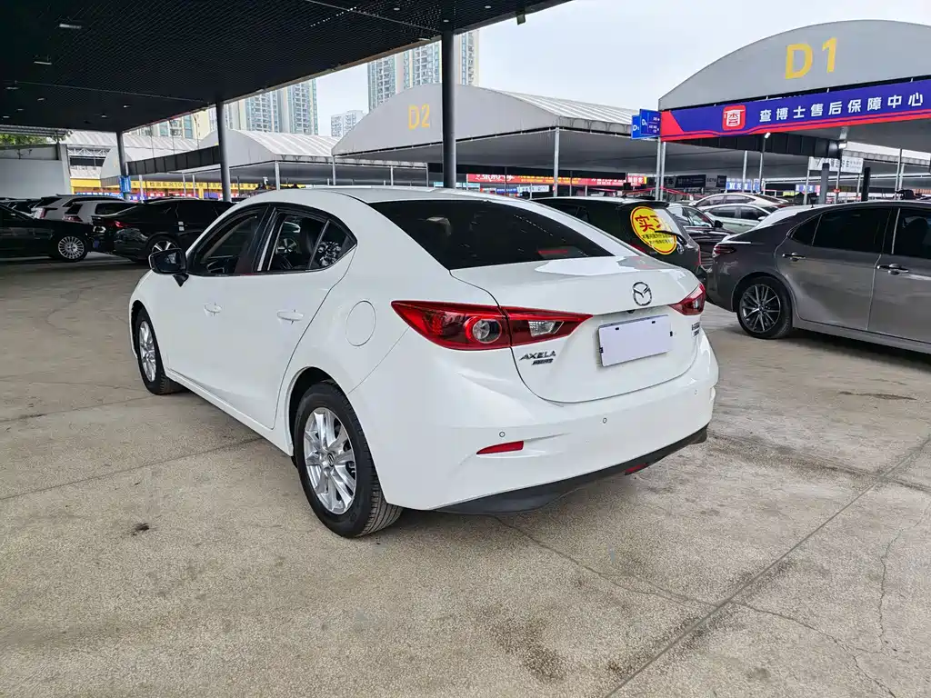 Mazda 3 Axela 2019 — фото 9