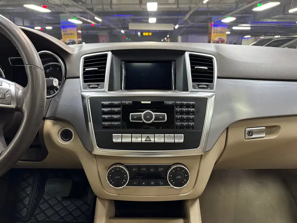 Mercedes-Benz M-Class 2015 — фото 19