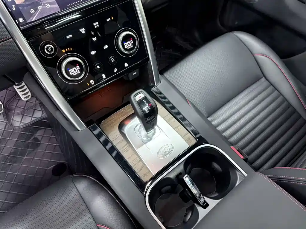 Land Rover Discovery Sport 2023 — фото 19