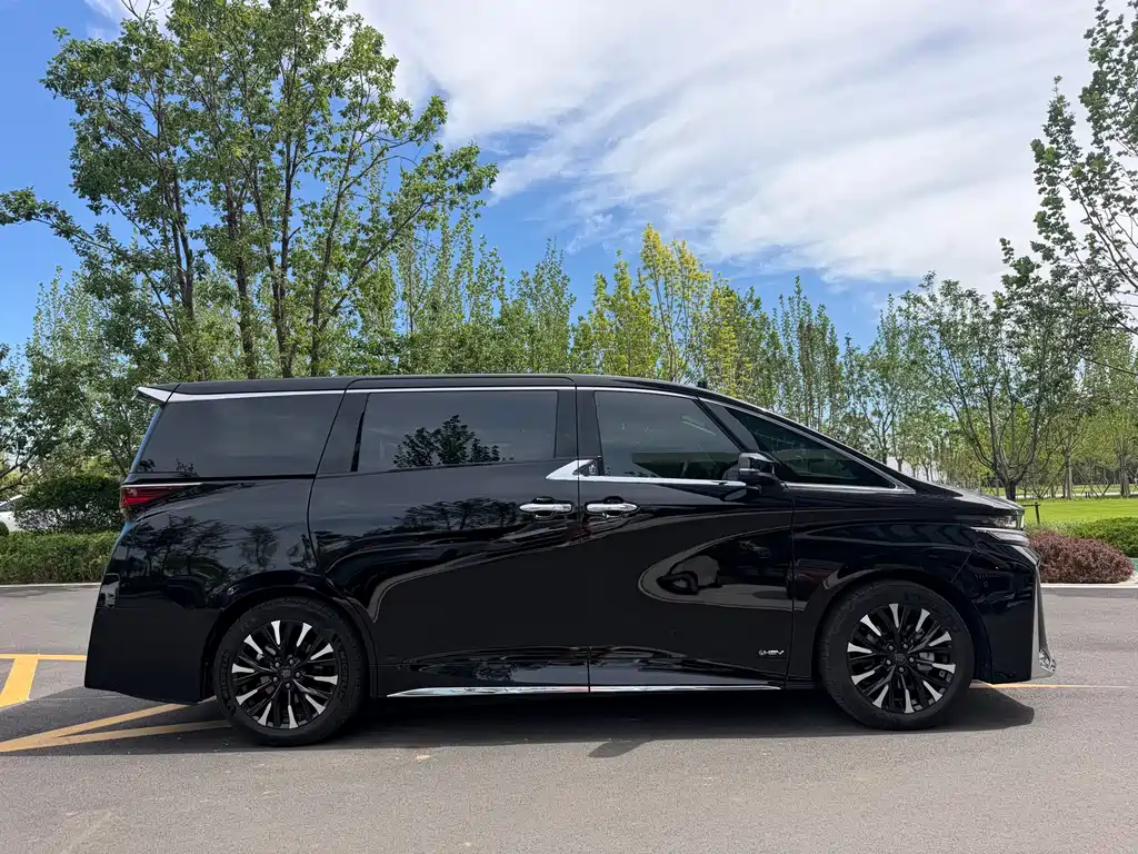 Toyota Vellfire 2025 — фото 4