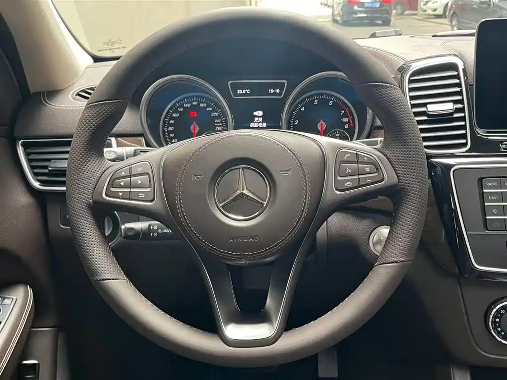 Mercedes-Benz GLS 2018 — фото 13