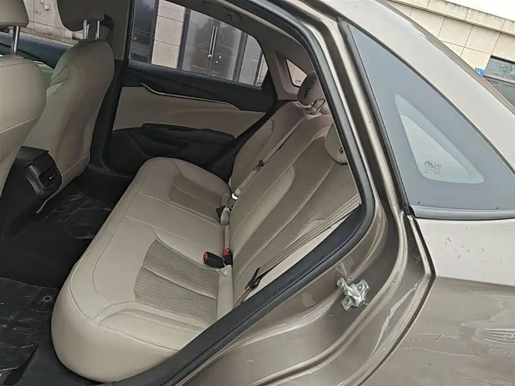 Buick Excelle 2016 — фото 17