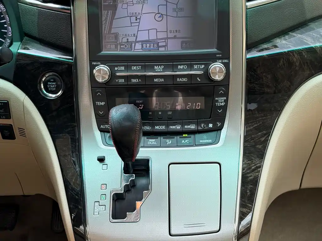 Toyota Alphard 2013 — фото 9
