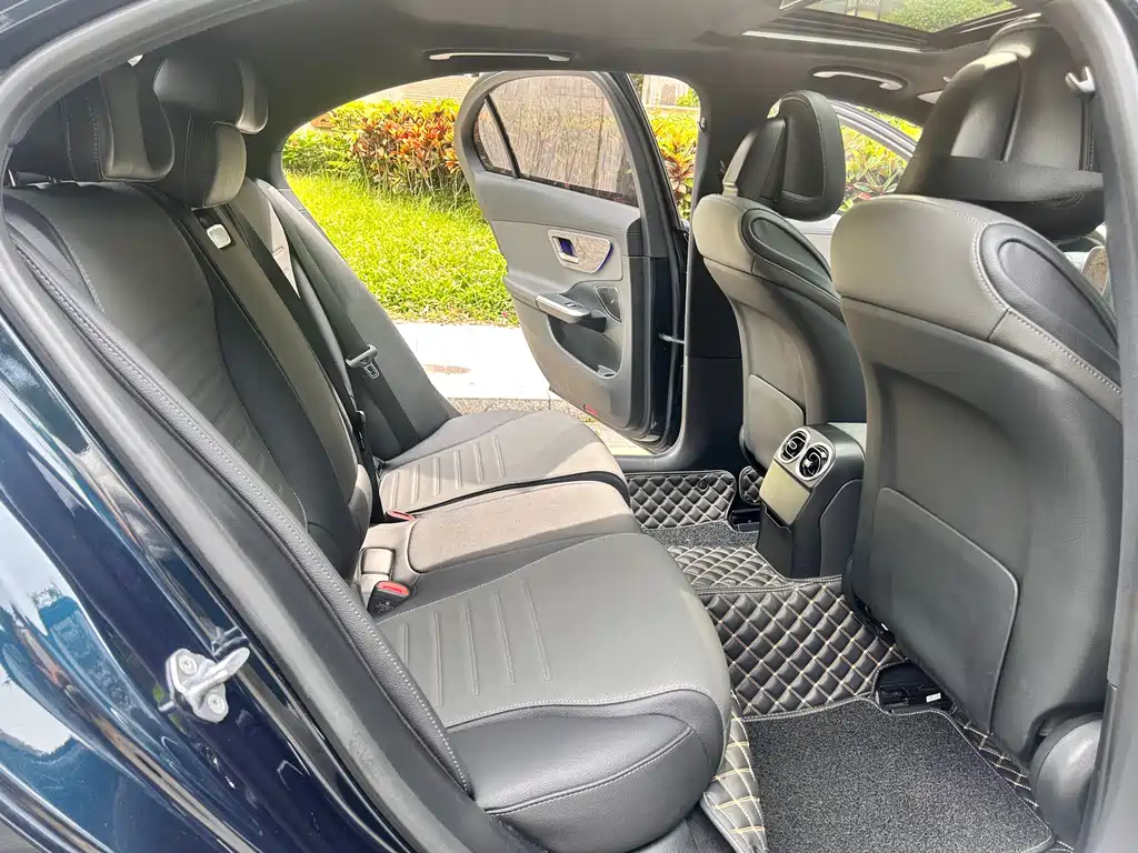 Mercedes-Benz C-Class 2023 — фото 20