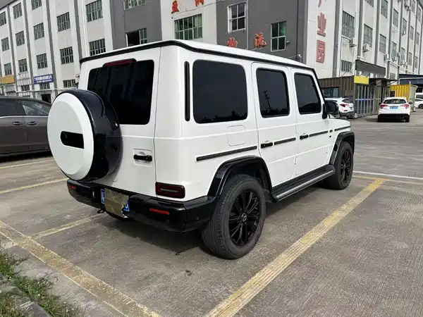 Mercedes-Benz G-Class 2024