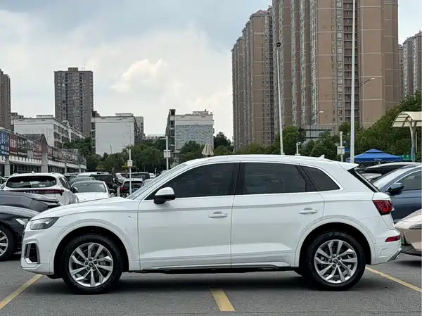Audi Q5L 2022