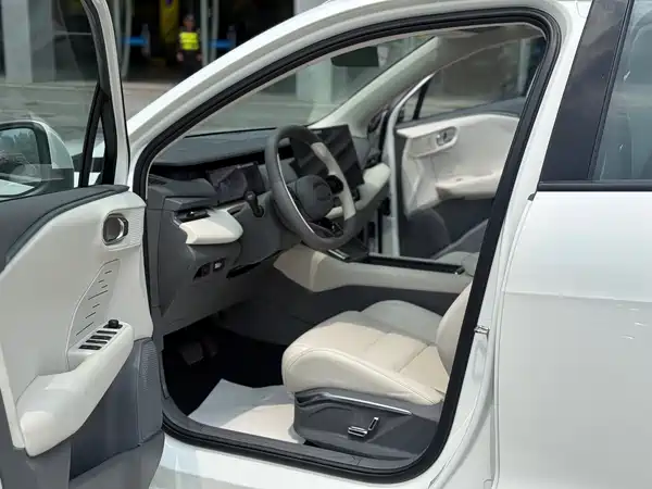 Lynk & Co 06 EM-P 2026