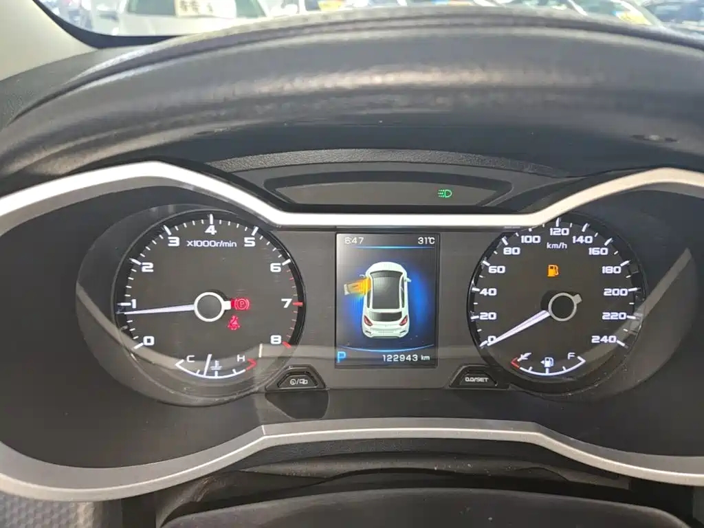 Geely Emgrand GS 2016 — фото 12