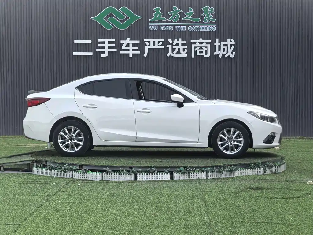 Mazda 3 Axela 2016 — фото 4