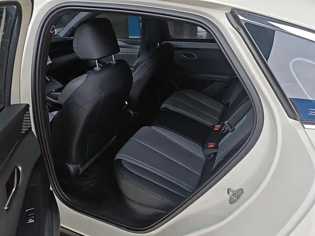 BYD Qin L 2025 — фото 17