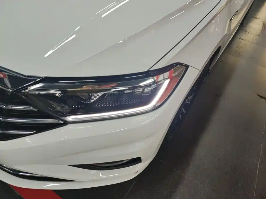 Volkswagen Sagitar 2020