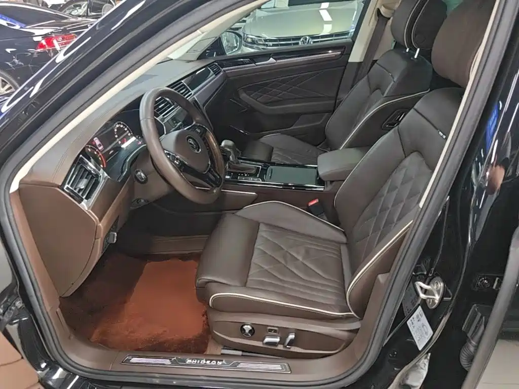 Volkswagen Phideon 2023 — фото 15