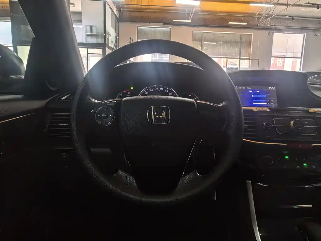 Honda Accord 2018 — фото 13
