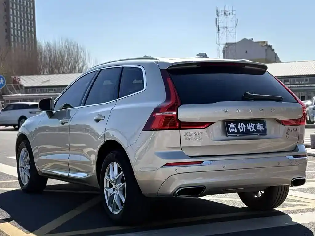 Volvo XC60 2020 — фото 5