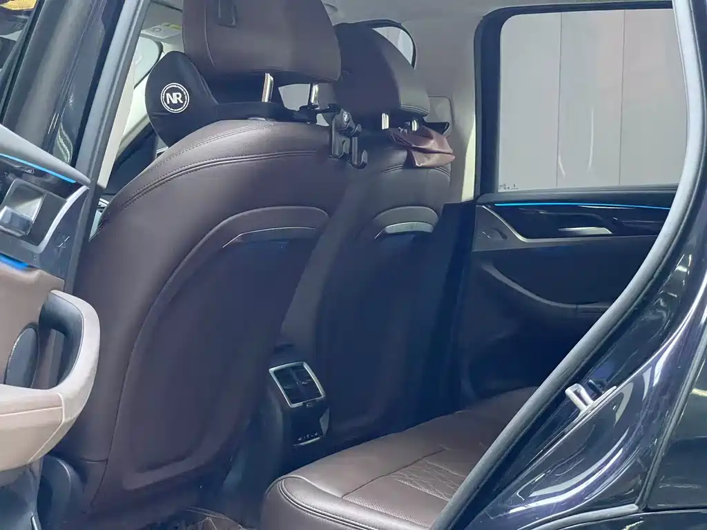 BMW iX3 2023 — фото 10