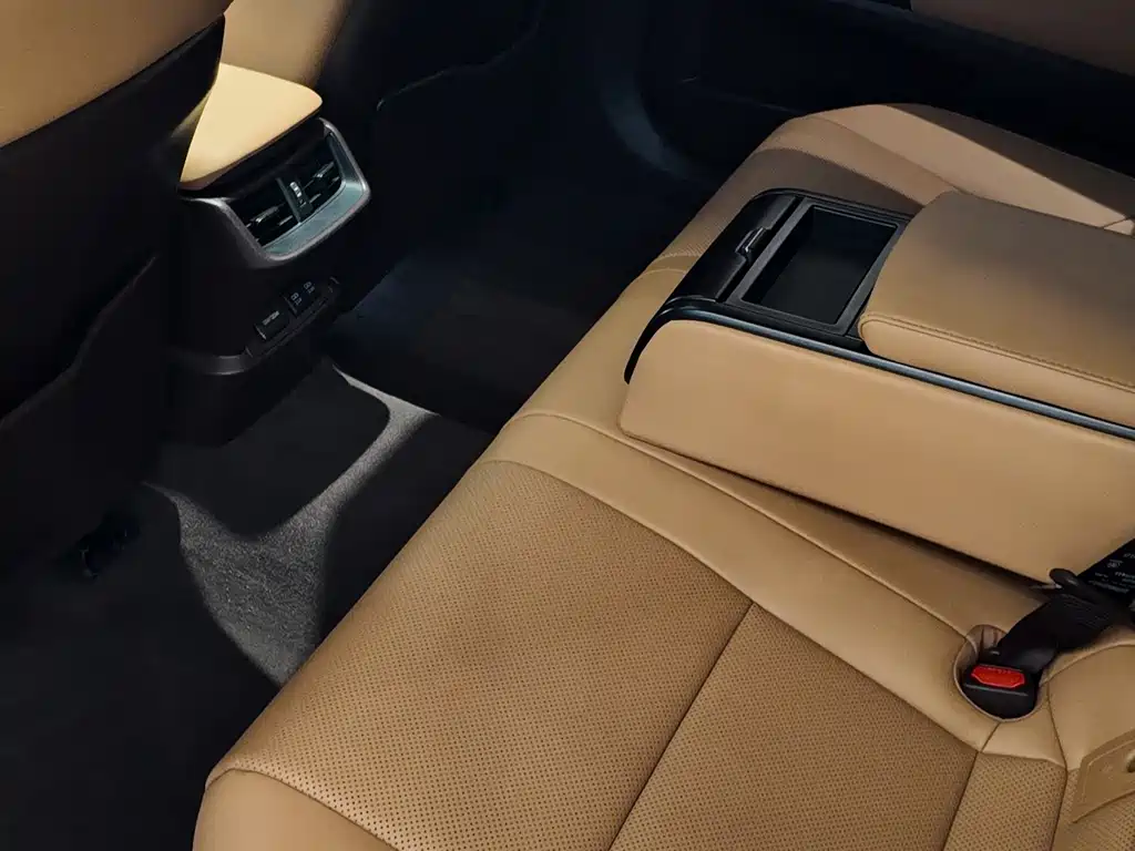 Lexus ES 2020 — фото 10