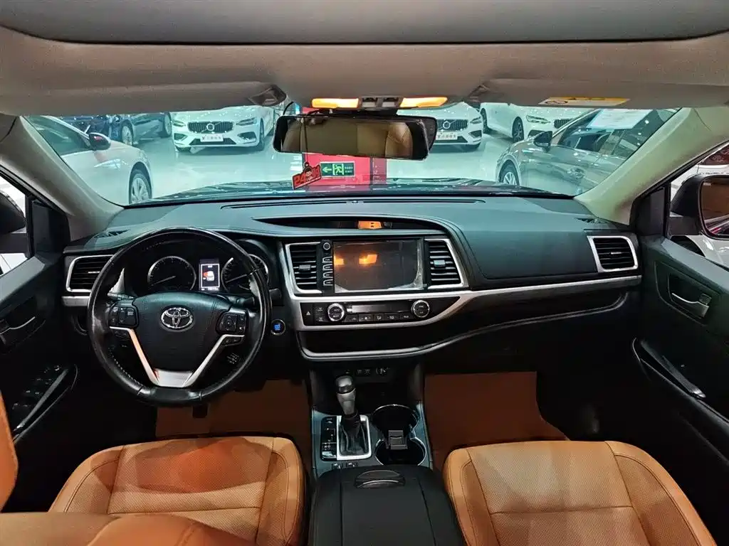 Toyota Highlander 2020 — фото 16