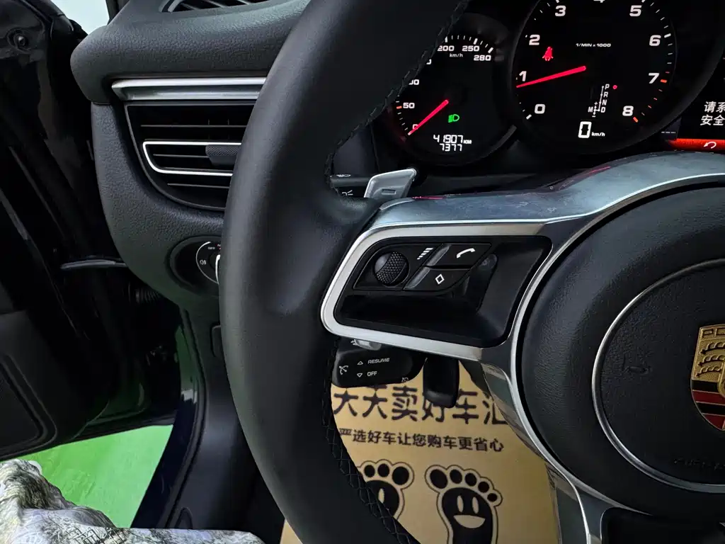 Porsche Macan 2019 — фото 17