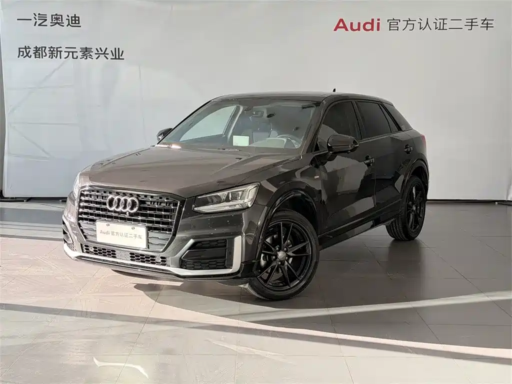 Audi Q2L 2021 — фото 1