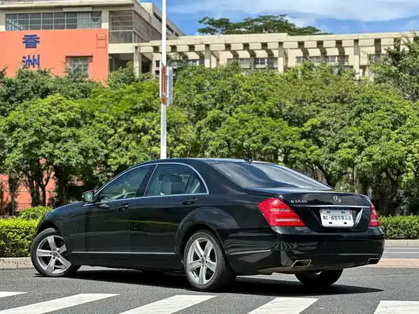 Mercedes-Benz S-Class 2010