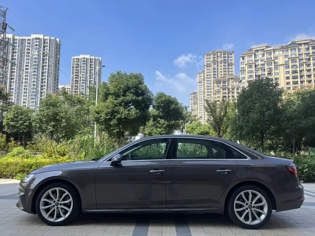 Audi A4L 2018 — фото 15