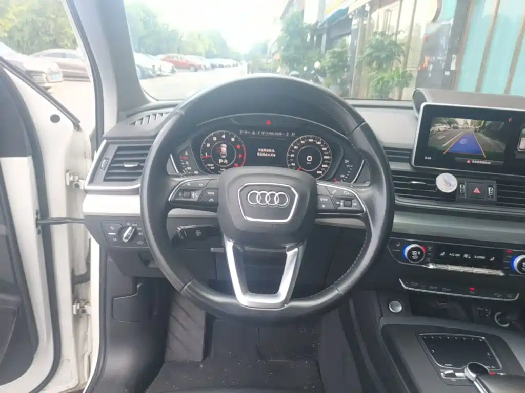 Audi Q5L 2019 — фото 11