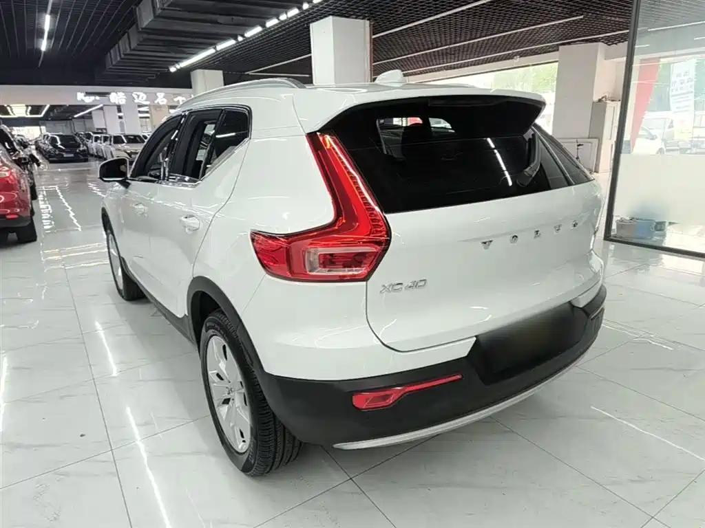 Volvo XC40 2021 — фото 5