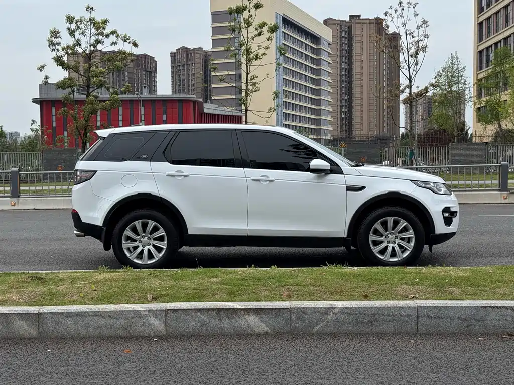 Land Rover Discovery Sport 2016 — фото 12