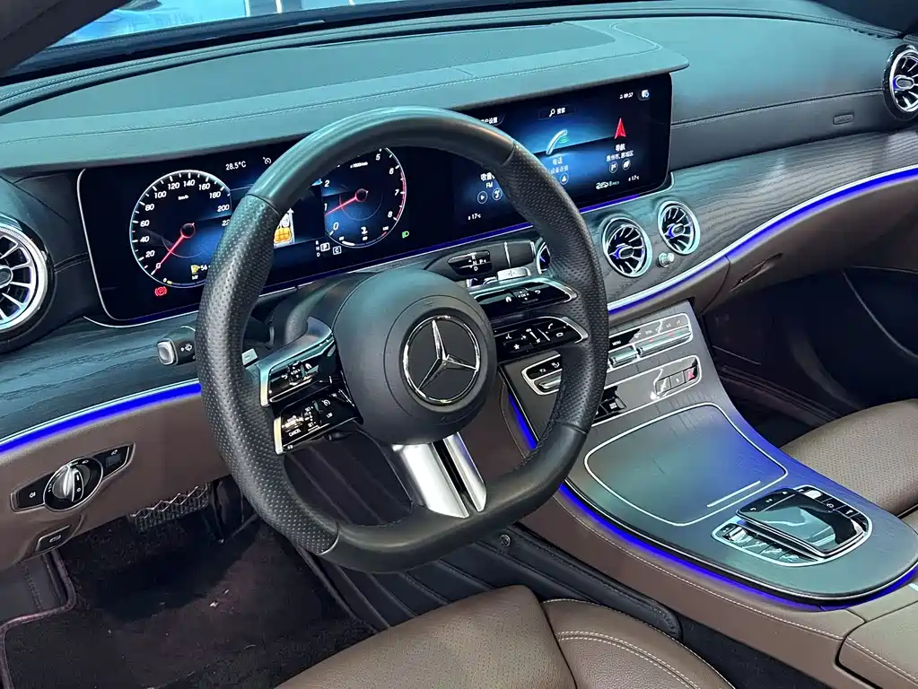 Mercedes-Benz E-Class 2023 — фото 14
