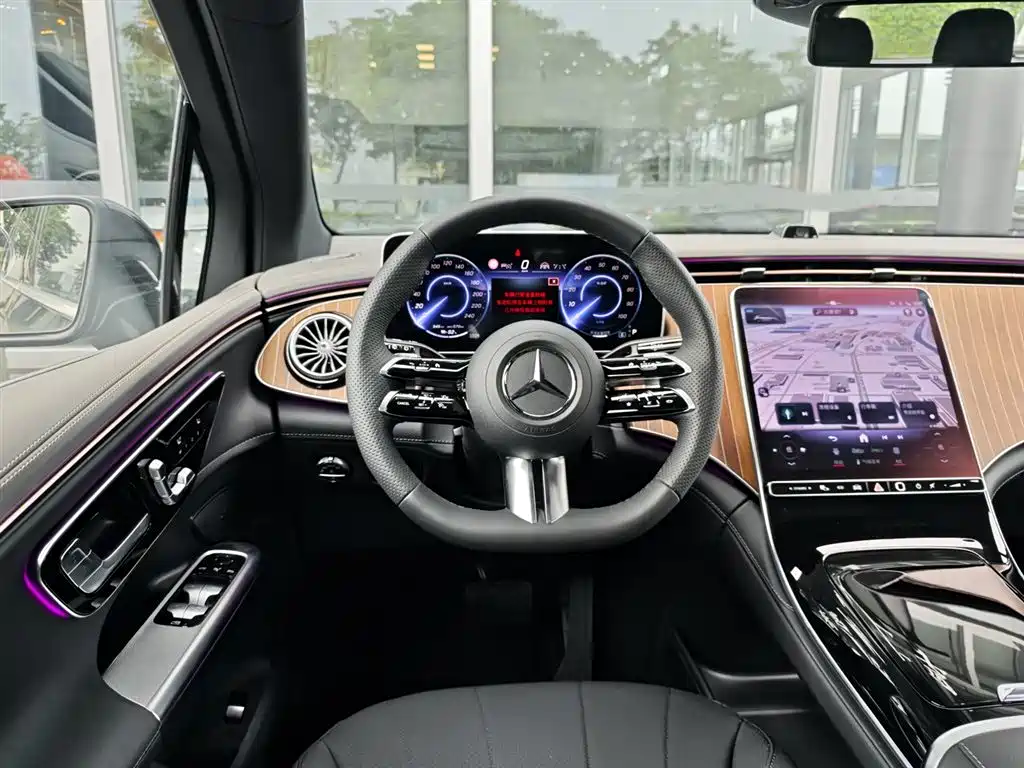 Mercedes-Benz EQE SUV 2025 — фото 11