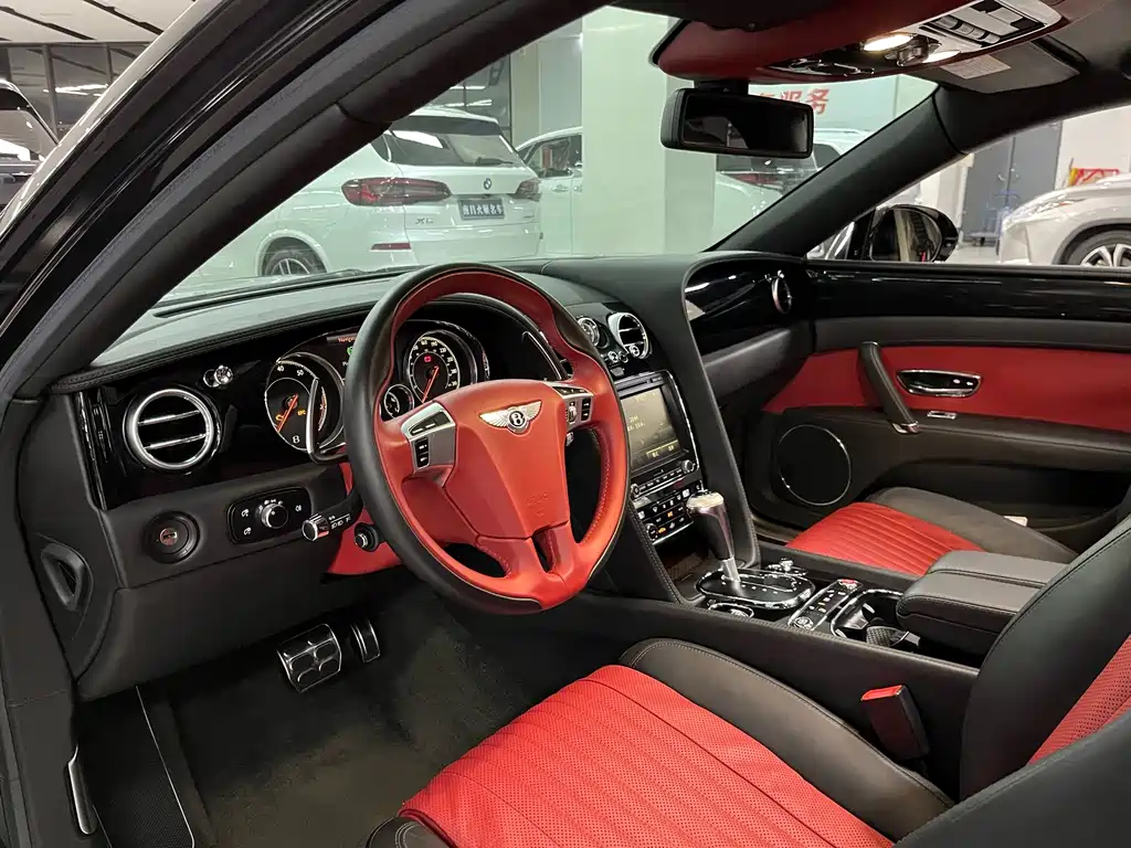Bentley Flying Spur 2017 — фото 13