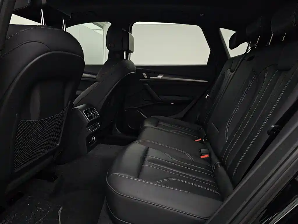 Audi Q5L 2024 — фото 14