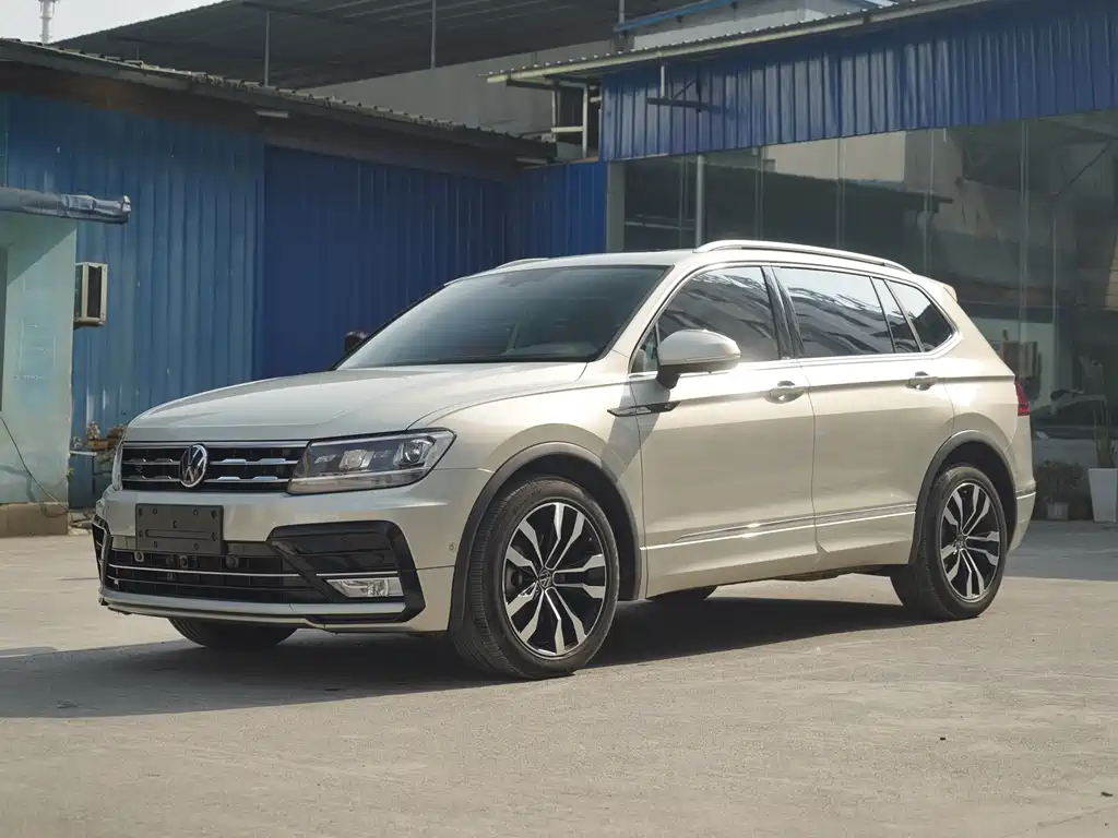 Volkswagen Tiguan L 2021 — фото 1